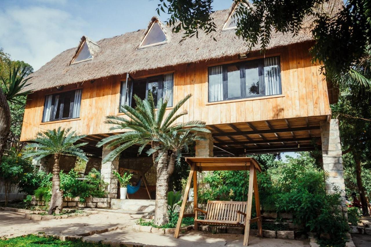 Villa Dao Hoa Vang Cam Ranh - Venuestay Dış mekan fotoğraf